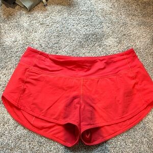 Lululemon Speed Up shorts size 6 2.5”